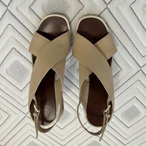 *Brand New* Tory Burch Wedges